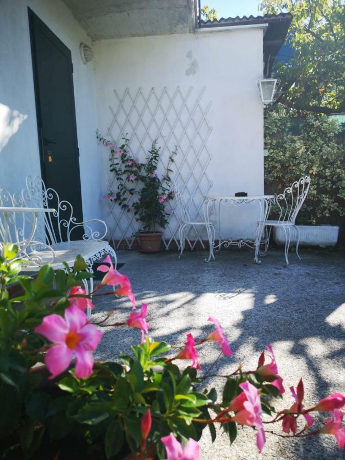 Nonna Piera Bed and Breakfast Marina Di Carrara Exterior foto